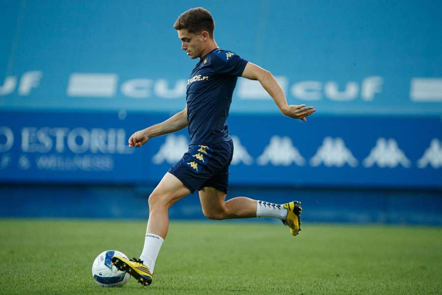 Rodrigo Ramos desvincula-se do Estoril