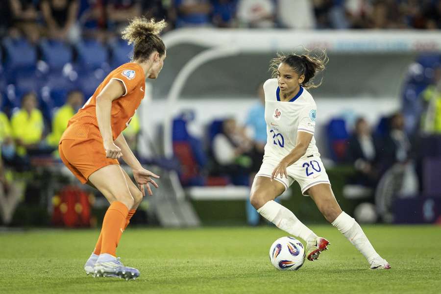 Le but magnifique de Delphine Cascarino face aux Pays-Bas élu but de l'Euro 2025
