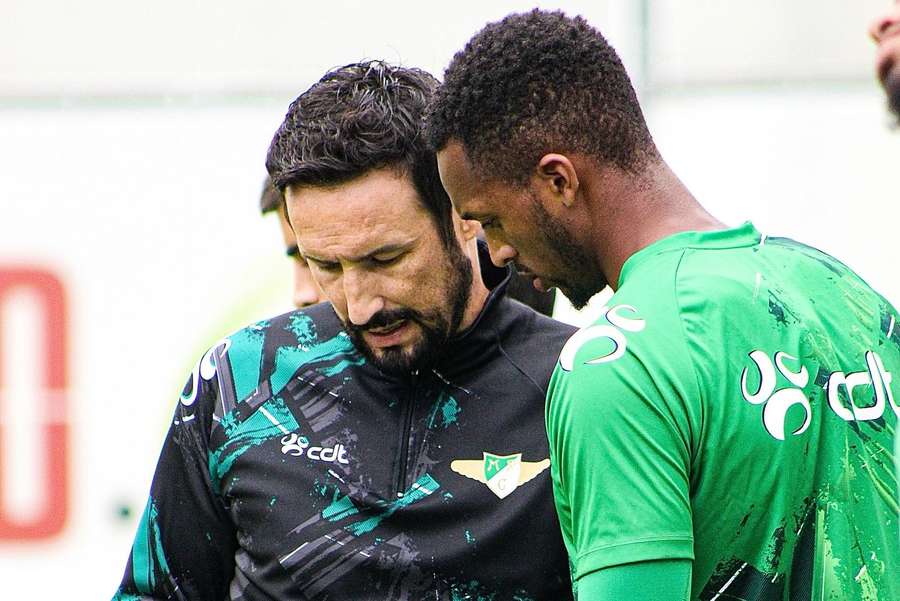 Técnico do Moreirense quer somar competitividade à qualidade para vencer em Faro