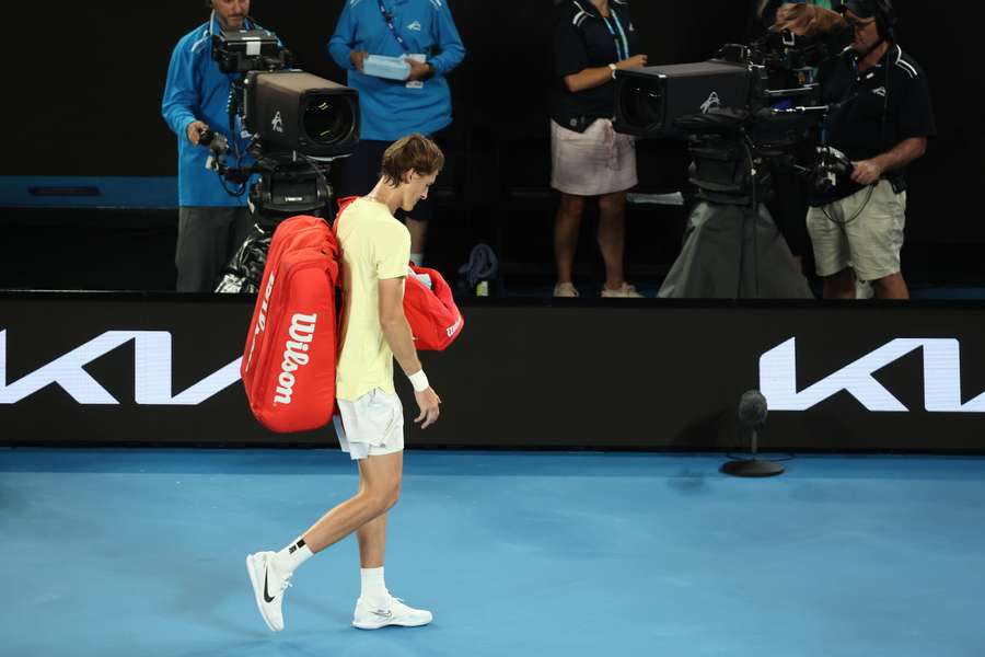 Sebastian Korda au moment de sa sortie du court.