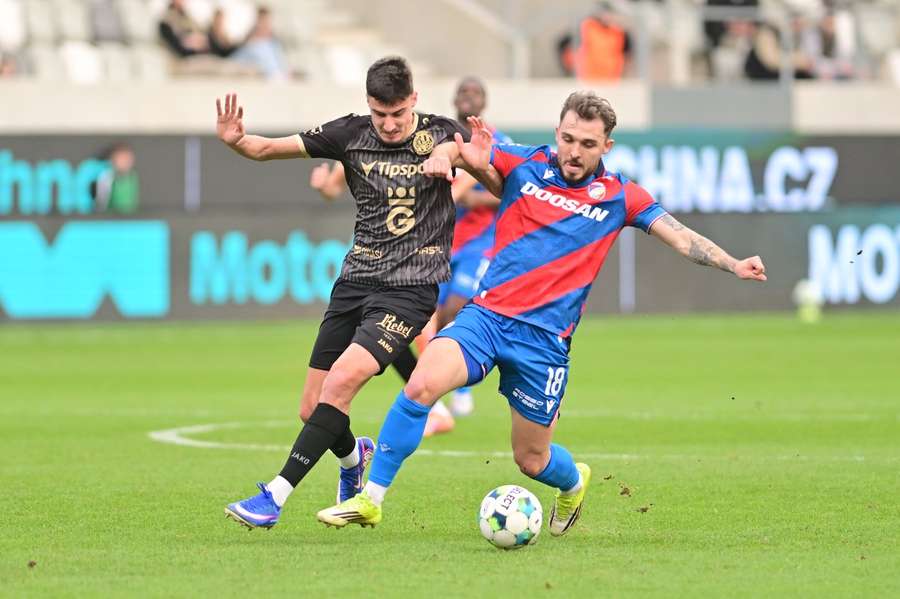 V posledním vzájemném zápase porazila Plzeň Hradec 3:0.