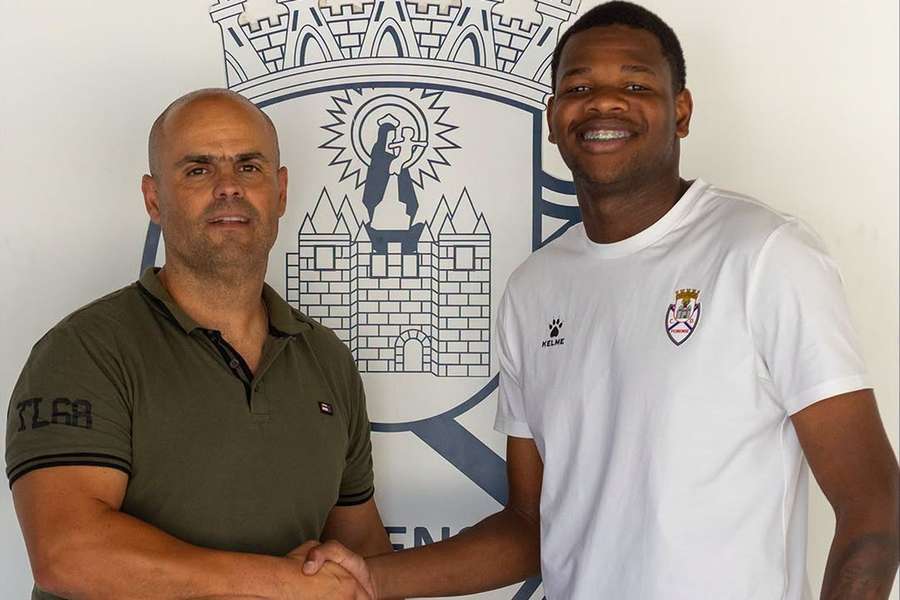 Kaiquy assinou pelo Feirense até junho de 2028 Kaiquy assinou pelo Feirense até junho de 2028
