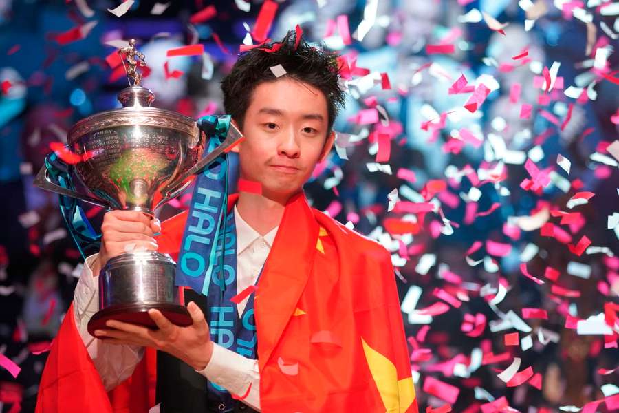 China's Wu Yize with the trophy