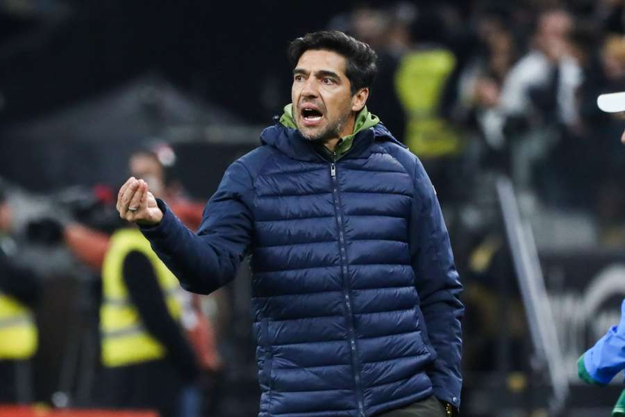 Abel Ferreira passa pelo pior momento no comando do Palmeiras