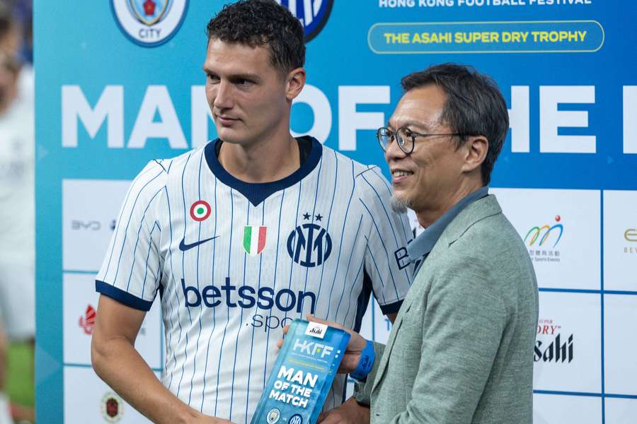 Benjamin Pavard fait "du bon boulot", assure son entraîneur à l'Inter Benjamin Pavard fait "du bon boulot", assure son entraîneur à l'Inter