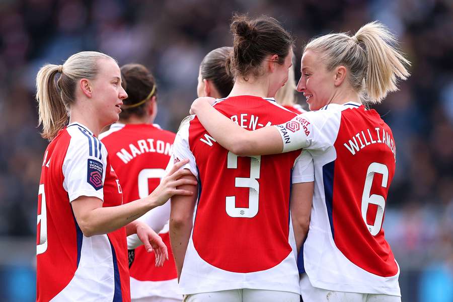 Arsenal get an important victory over Manchester City in the Women's Super League.