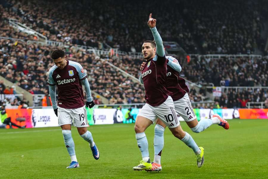 Aston Villa po blisko 21 latach "odczarowała" St James’ Park. Piękny gol Buendii