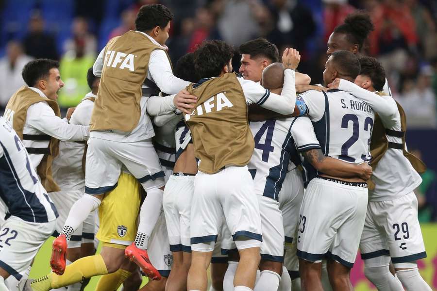 Pachuca celebra una increíble remontada desde el punto de penalti para alcanzar la final 