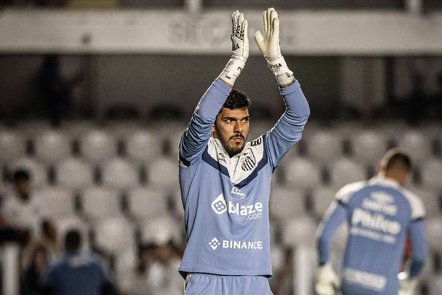 João Paulo foi poupado pela torcida santista