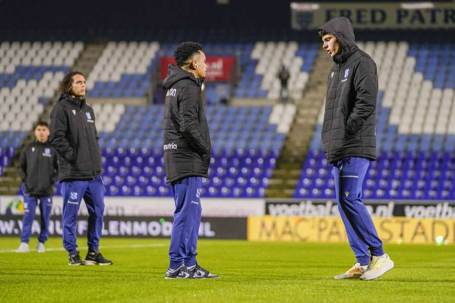 PEC Zwolle hoeft in de wedstrijd tegen Almere City een stavak op de Marten Eibrinktribune toch niet dicht te houden