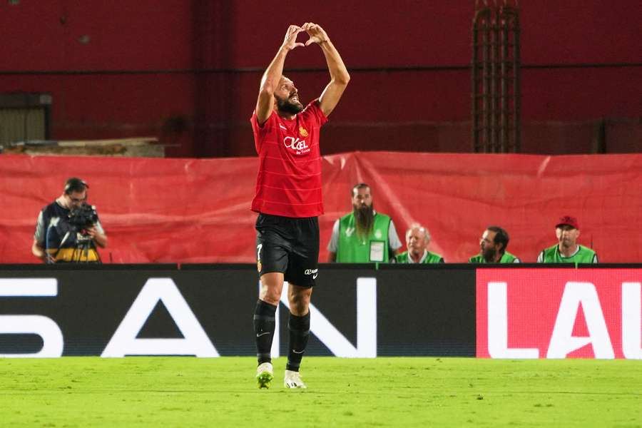 Muriqi celebrates his goal