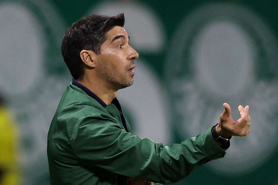 Abel reclamou bastante da arbitragem