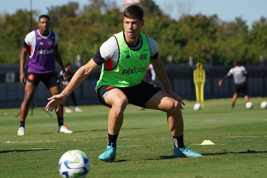 Zagueiro Capasso veio do futebol argentino