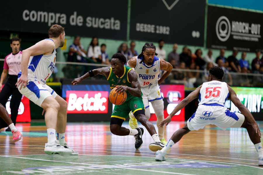 Justin Bailey foi o MVP da partida Justin Bailey foi o MVP da partida
