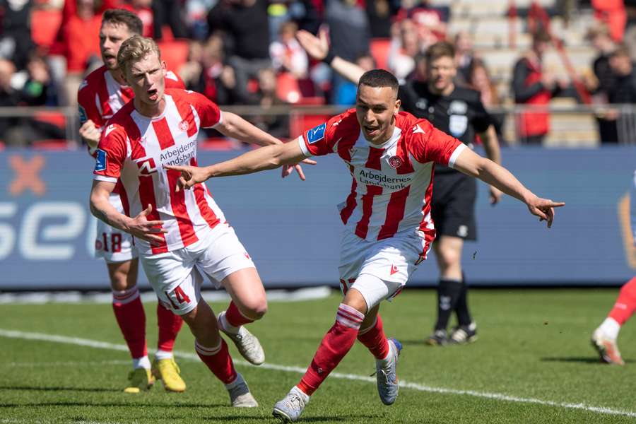 Younes Bakiz jubler efter scoring