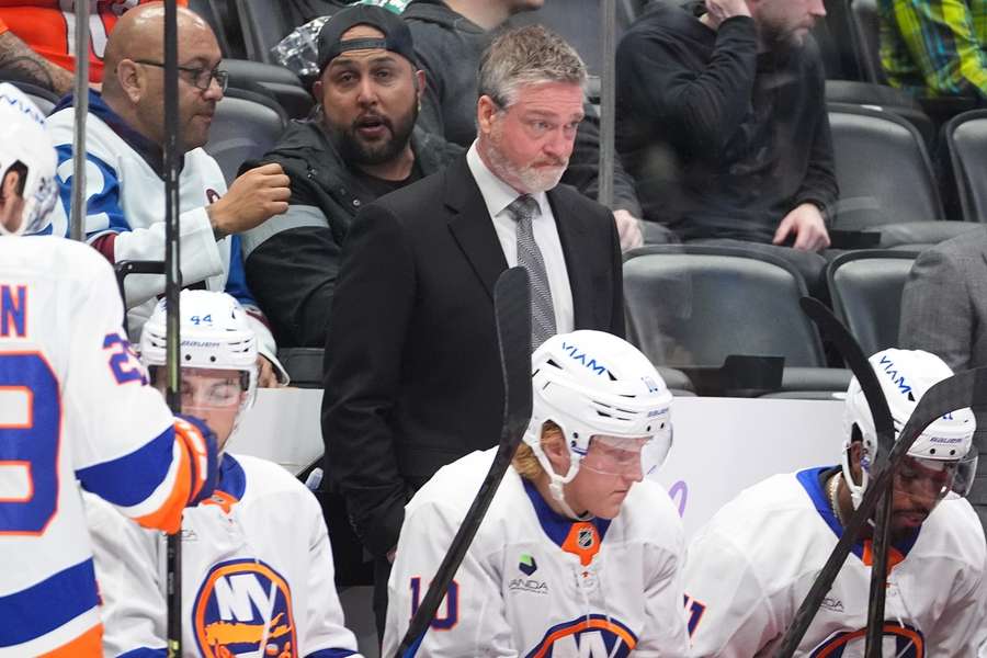 Patrick Roy už není trenérem Islanders. Patrick Roy už není trenérem Islanders.