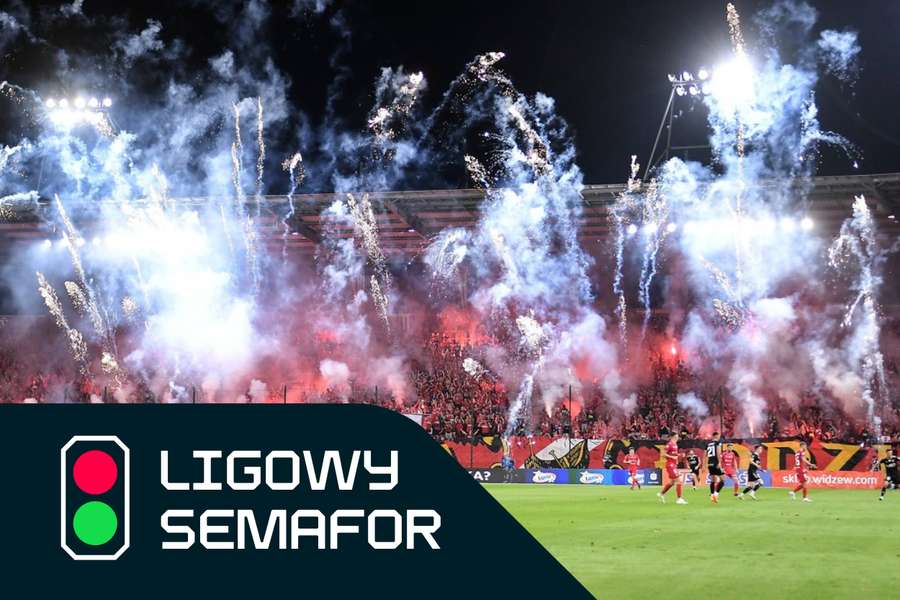 Ligowy semafor. Dołek pucharowiczów, wielkie derby i przebudzenie uśpionych strzelców