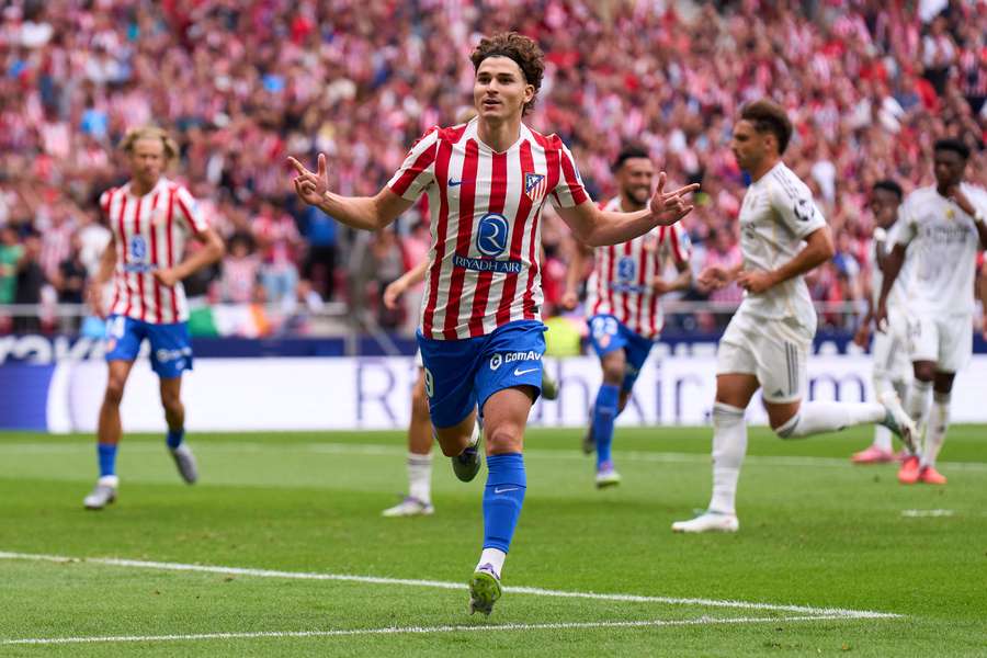 Julián Álvarez célèbre un but de l’Atlético de Madrid face au Real Madrid au Metropolitano, le 27 septembre 2025 à Madrid. Julián Álvarez célèbre un but de l’Atlético de Madrid face au Real Madrid au Metropolitano, le 27 septembre 2025 à Madrid.