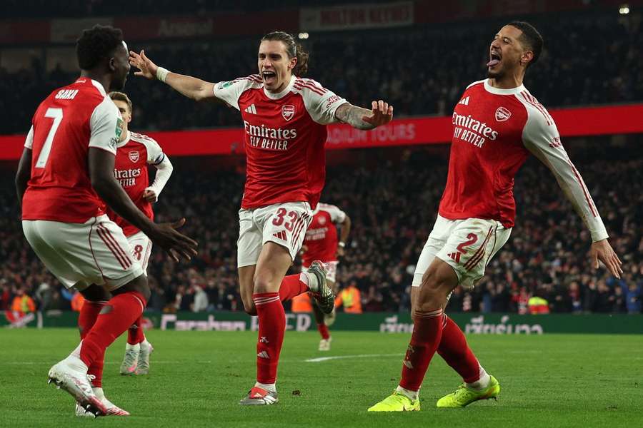 Arsenal vai defrontar o Chelsea nas meias-finais da Taça da Liga inglesa