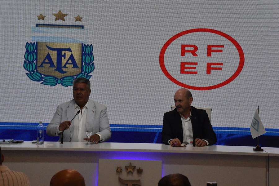 Encuentro entre los presidentes de la RFEF y la AFA