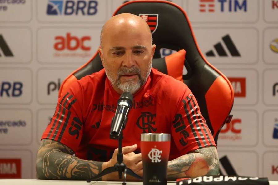 Sampaoli foi apresentado como novo técnico do Flamengo nesta segunda-feira (17)