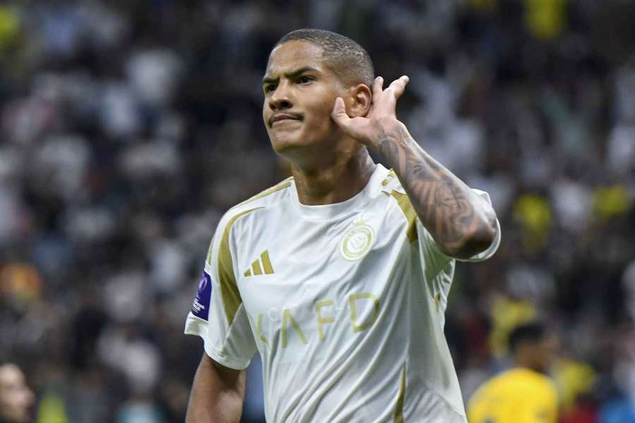 Ângelo tem 2 gols e 7 assistências em 26 jogos na temporada