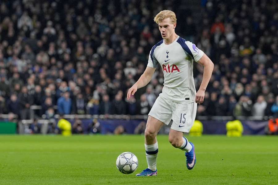 Tottenham (& Sweden) hit by Bergvall blow