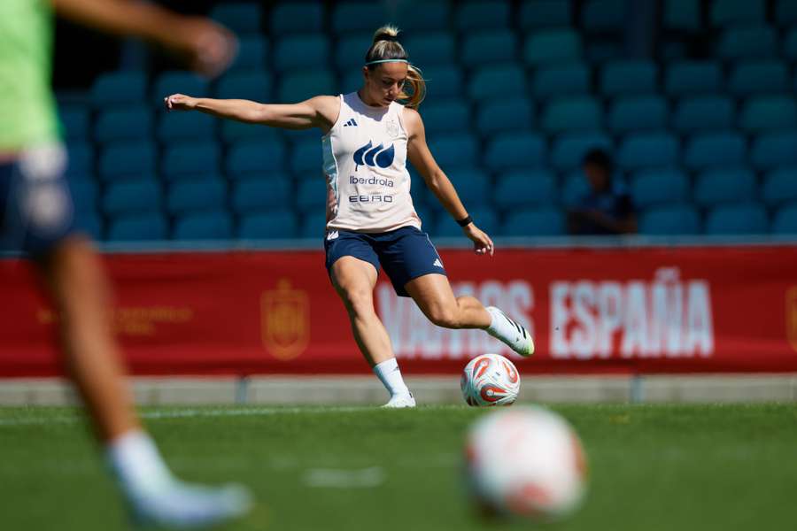 Athenea del Castillo, durante un entrenamiento en la Eurocopa