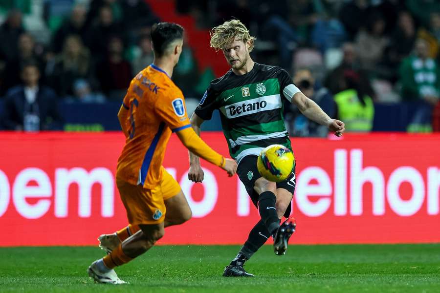 Hjulmand perante Eustáquio no Sporting-FC Porto