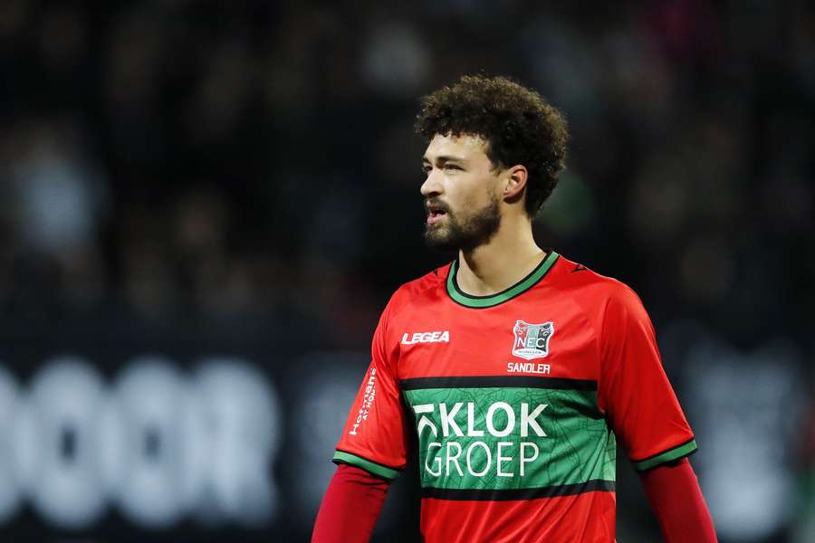 Philippe Sandler kreeg in het bekerduel tegen Feyenoord een rode kaart wegens hands