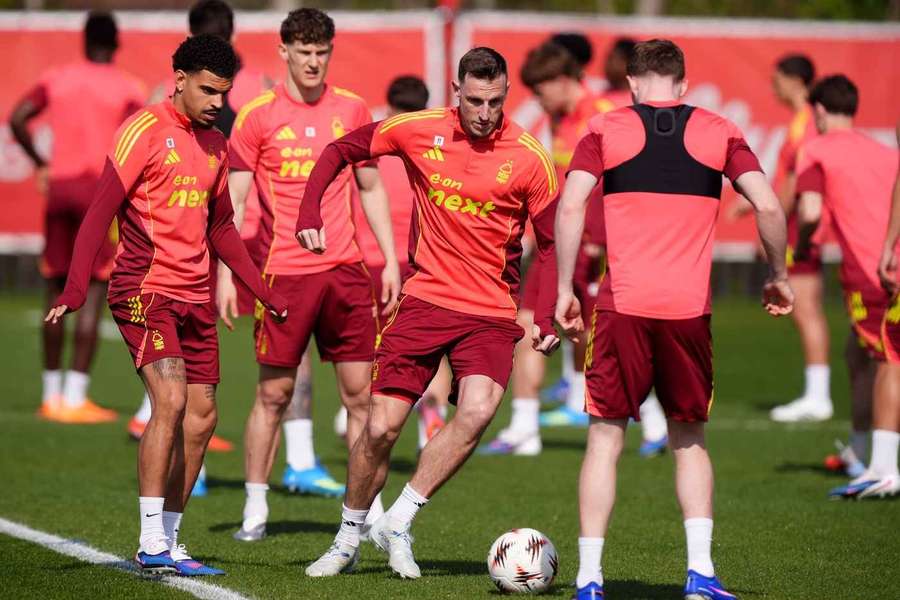 Forest boss Pereira confirms Wood return after six months out