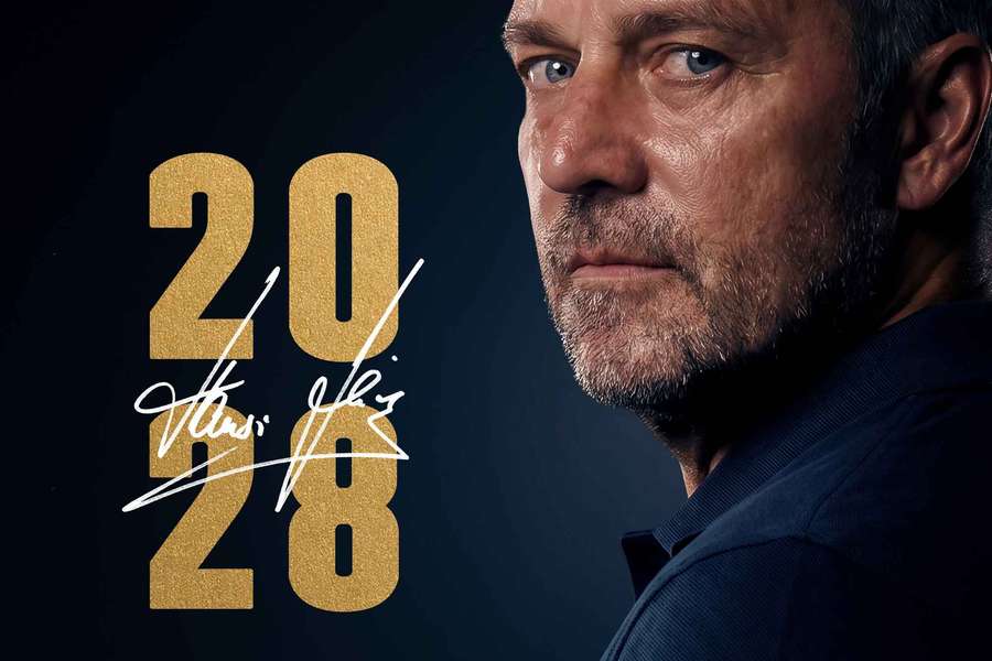 Hansi Flick renovou com o Barcelona até 2028 Hansi Flick renovou com o Barcelona até 2028