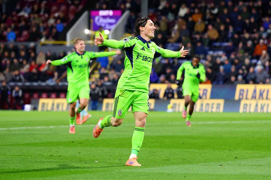 Harry Wilson fez duas assistências e um golo Harry Wilson fez duas assistências e um golo