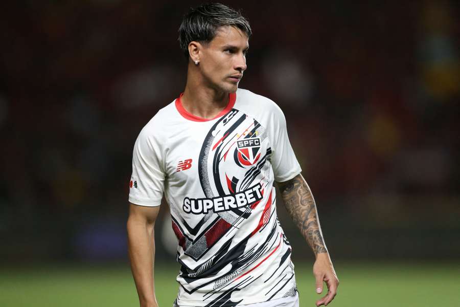 Ferreirinha acusou dores na coxa esquerda e exames apontaram lesão