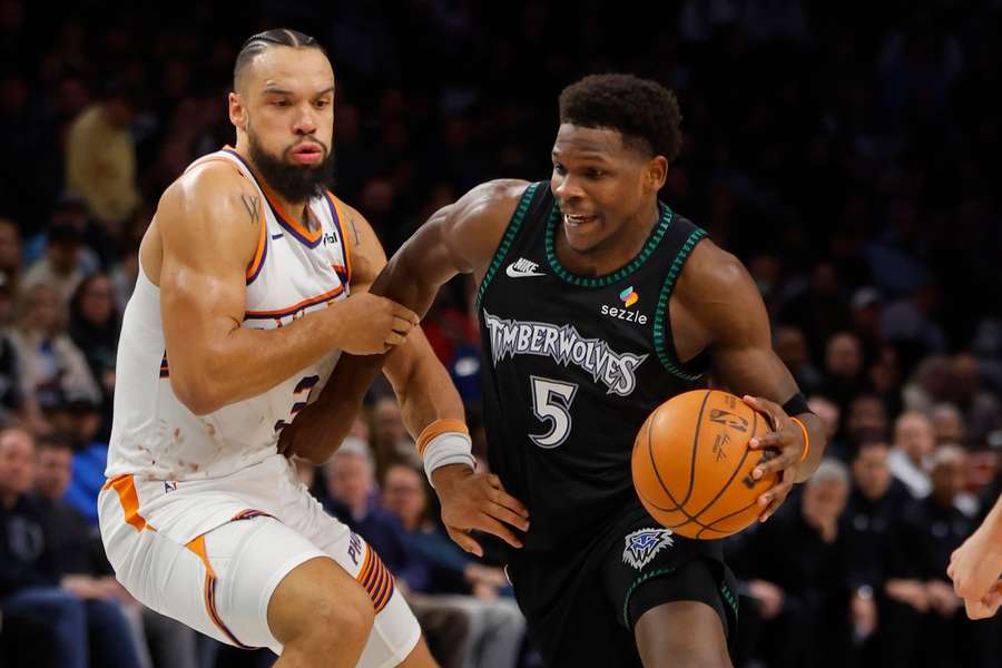 Edwards předvedl skvělý individuální výkon. Edwards předvedl skvělý individuální výkon.