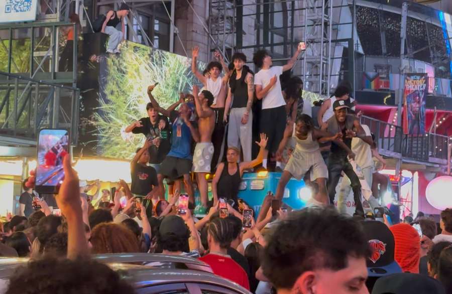 La festa per le strade di New York