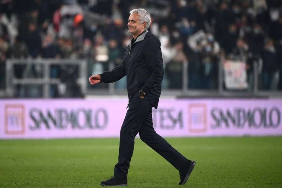 José Mourinho quer terminar a época na Roma, antes de assumir a Seleção Nacional
