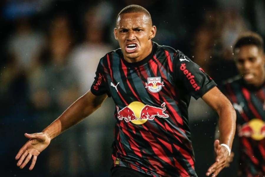 Jhon Jhon trocou o Red Bull Bragantino pelo Zenit Jhon Jhon trocou o Red Bull Bragantino pelo Zenit