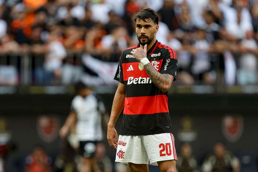 Lucas Paquetá estreou em retorno ao Flamengo no último domingo (1) contra o Corinthians. Lucas Paquetá estreou em retorno ao Flamengo no último domingo (1) contra o Corinthians.
