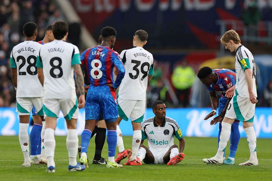 Isak was forced off with a 'contact injury' against Crystal Palace on Saturday