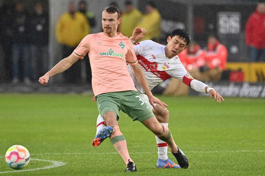 Christian Groß (Vordergrund) stand gegen Stuttgart über die gesamte Spielzeit auf dem Platz