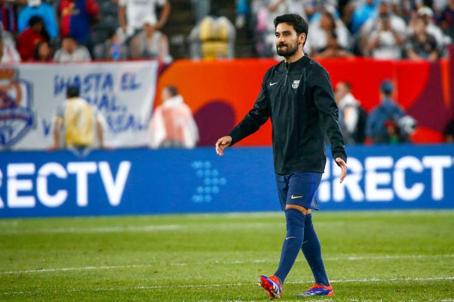 Gündogan de saída do Barcelona