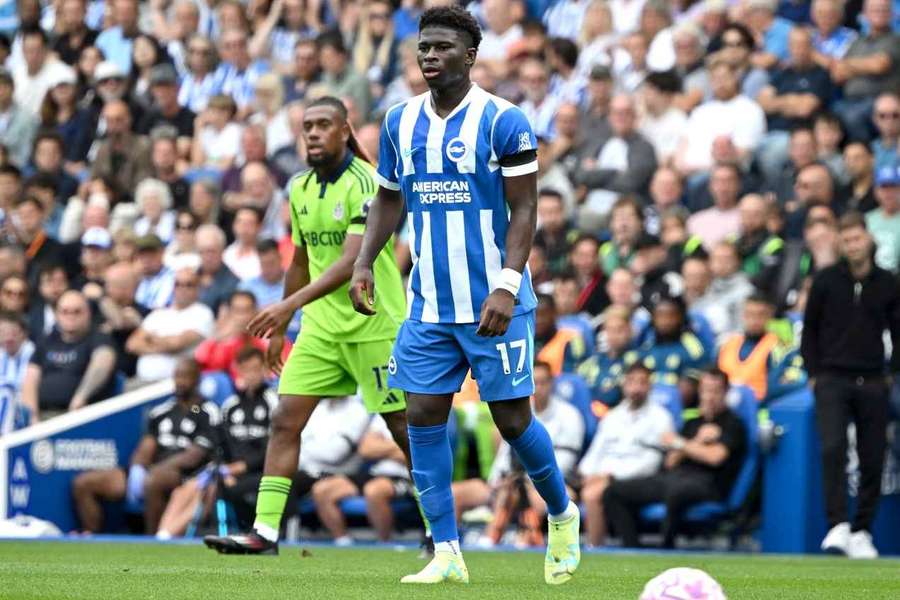 Brighton midfielder Baleba breaks silence amid Man Utd drama