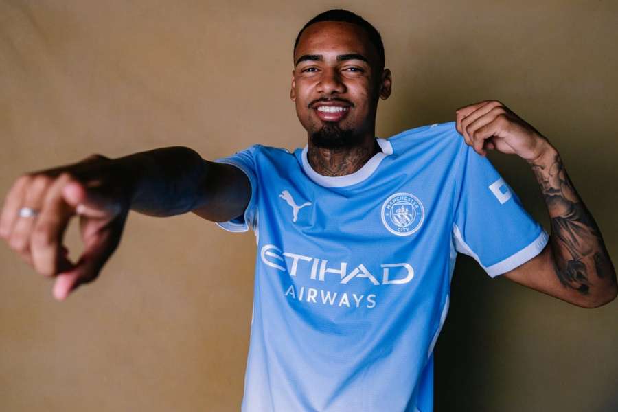 Allan é o sexto reforço do City na janela Allan é o sexto reforço do City na janela