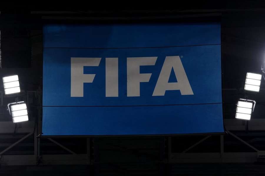 Tribunal de Justiça da União Europeia pede que a FIFA considere regras sobre transferências de jogadores