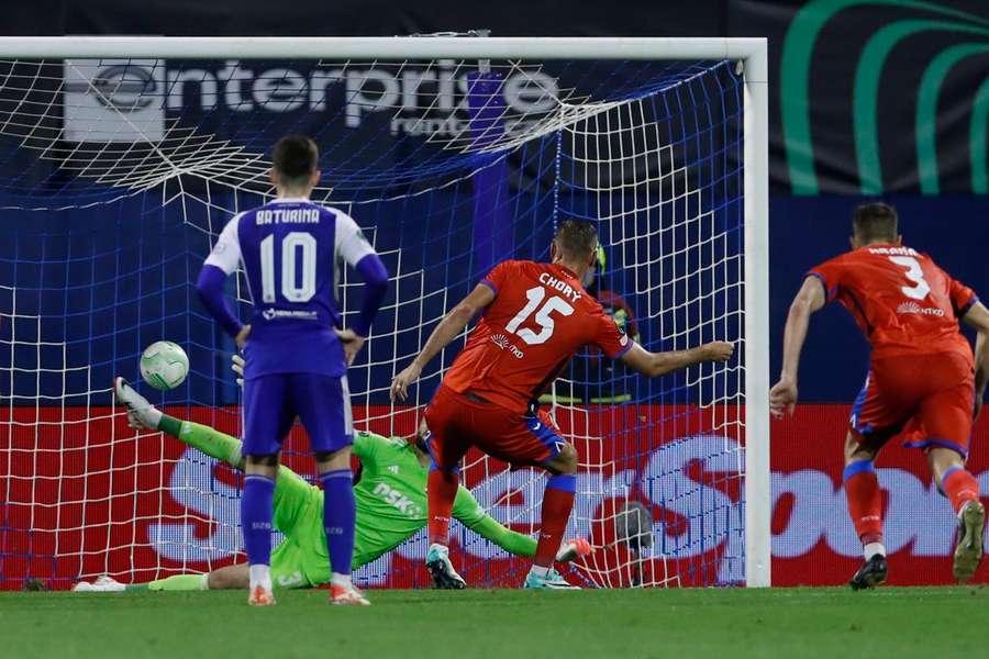 Tomáš Chorý rozhodl z penalty o výhře Plzně v Záhřebu.