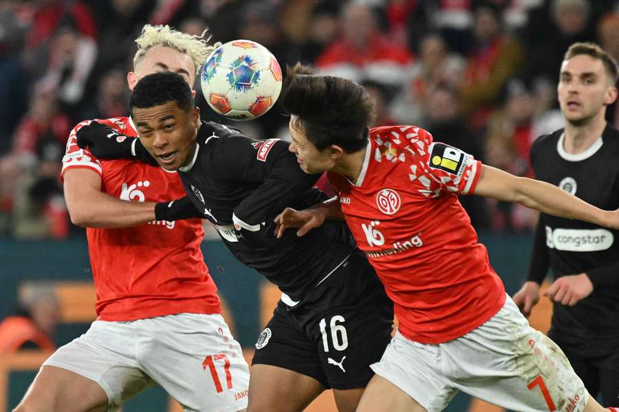 Mohuč urvala na domácím hřišti bod.