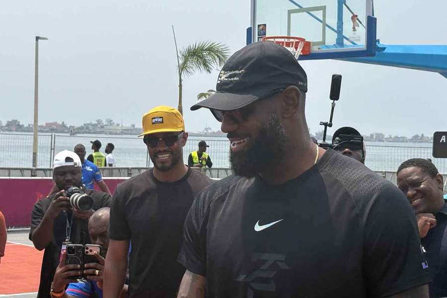 LeBron James watched young basketball players in Luanda LeBron James watched young basketball players in Luanda