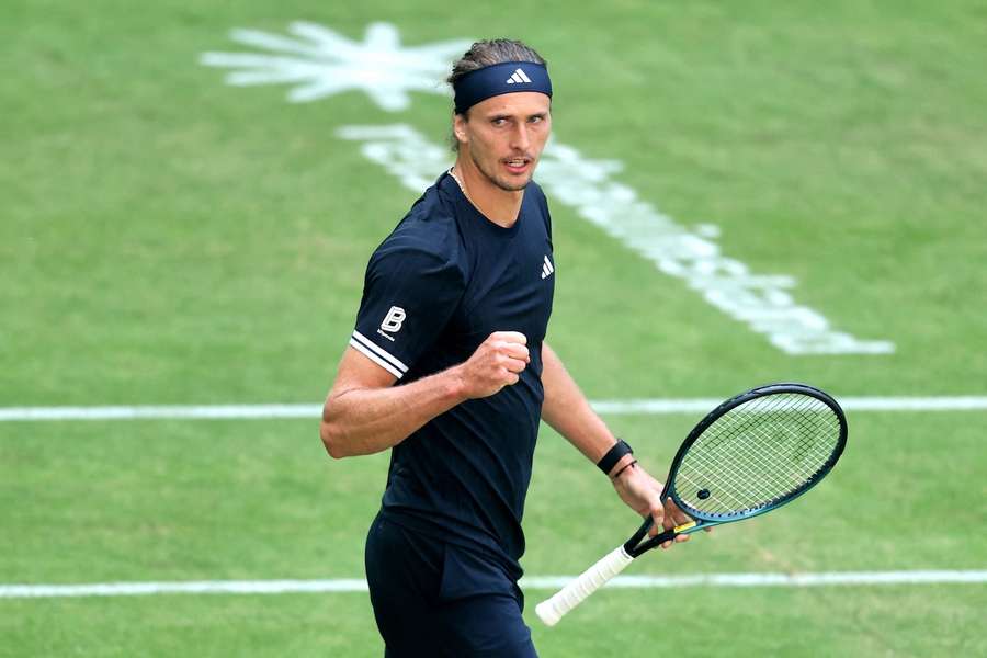 Alexander Zverev freut sich über seinen Erstrundensieg in Halle. Alexander Zverev freut sich über seinen Erstrundensieg in Halle.