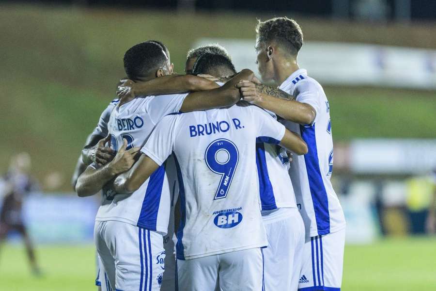 Cruzeiro segura reação do Patrocinense e vence na estreia do Mineiro